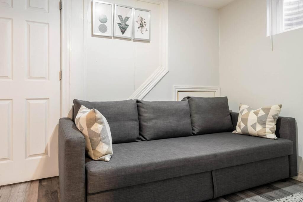 Appartement Cozy Nest Basement Unit à Hamilton Extérieur photo