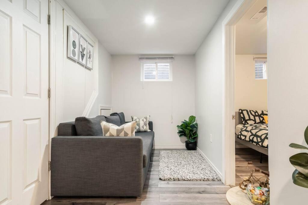 Appartement Cozy Nest Basement Unit à Hamilton Extérieur photo