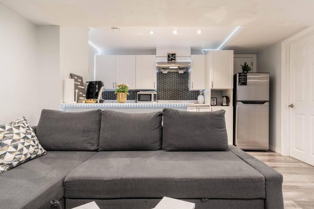 Appartement Cozy Nest Basement Unit à Hamilton Extérieur photo