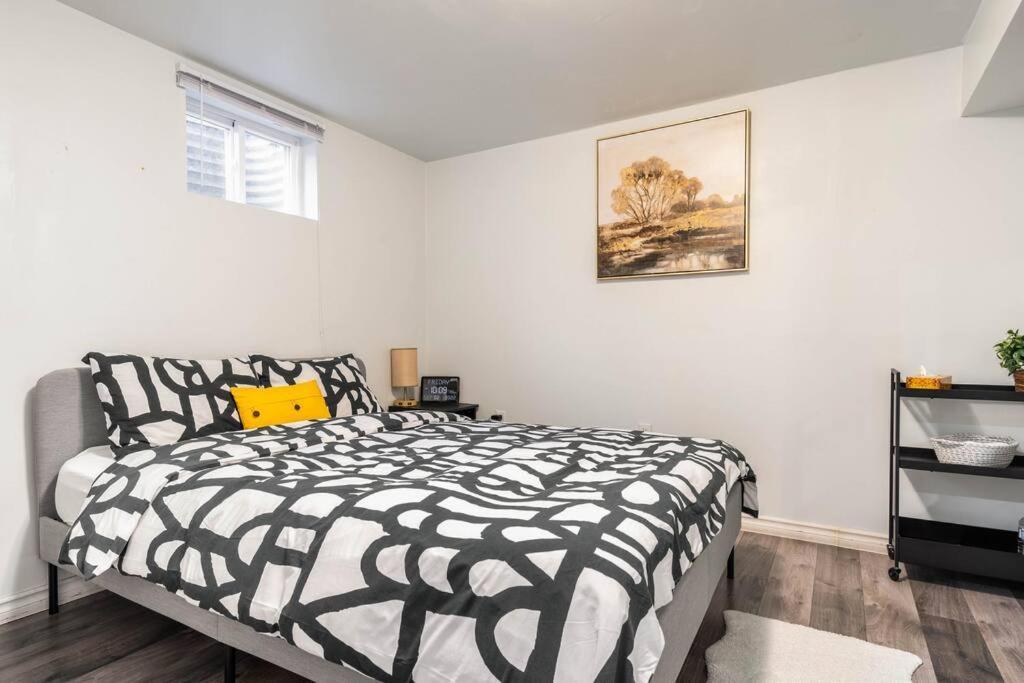 Appartement Cozy Nest Basement Unit à Hamilton Extérieur photo