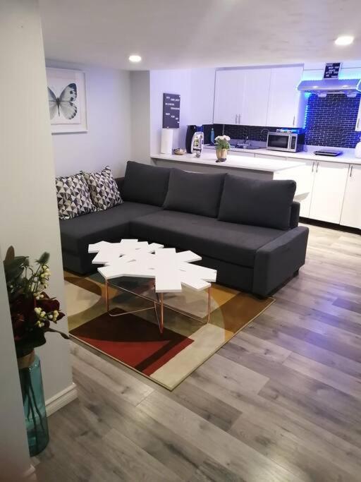 Appartement Cozy Nest Basement Unit à Hamilton Extérieur photo
