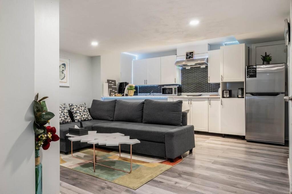 Appartement Cozy Nest Basement Unit à Hamilton Extérieur photo