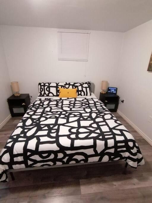 Appartement Cozy Nest Basement Unit à Hamilton Extérieur photo