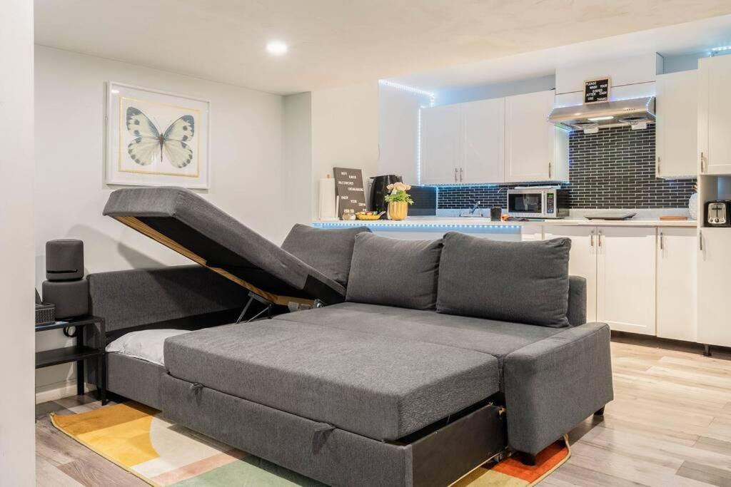 Appartement Cozy Nest Basement Unit à Hamilton Extérieur photo